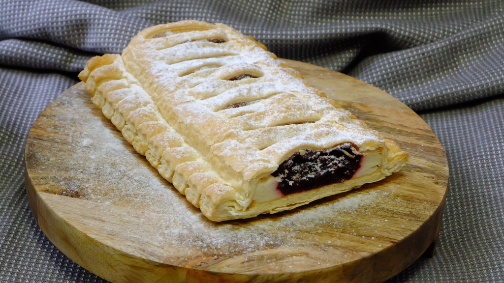 Kirsistruudel  KG
